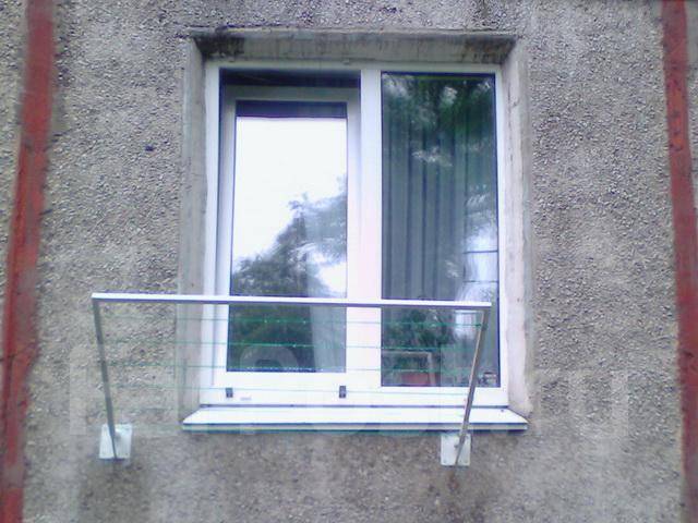 Наружные сушилки для белья на пластиковых балконных..