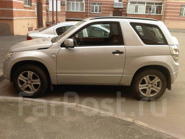 Suzuki Grand Vitara 2006 внутри и снаружи, салон, фото интерьера и Suzuki Grand Vitara 2006 внутри и снаружи, салон, фото интерьера и
