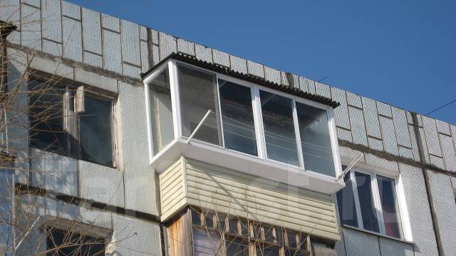 Остекление и отделка балконов - изготовление и установка дверей, окон, перегородок в хабаровске.