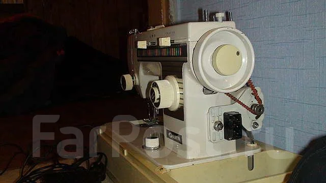 Швейная машина elekta