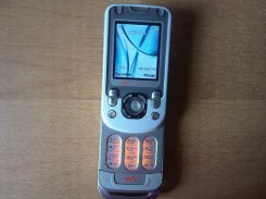 Sony Ericsson W350i. �/�