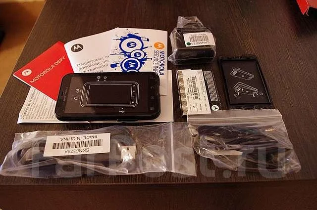 Motorola Defy. ����� ����
