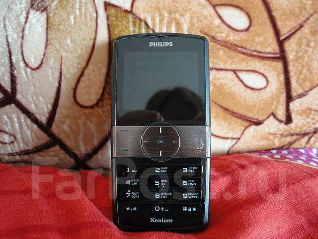 Philips Xenium 9@9w. �/� ����