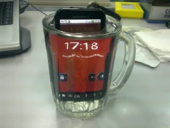 Motorola Defy. ����� ����
