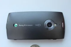 Sony Ericsson Vivaz pro. �����