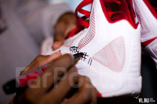   Nike Hyperfuse    "-" 