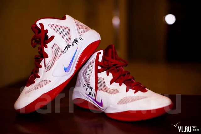 ���� ��������� Nike Hyperfuse �� ��������� �� "�������-��������" ����