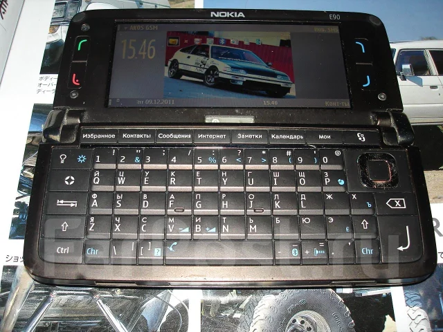 Nokia E90 ����