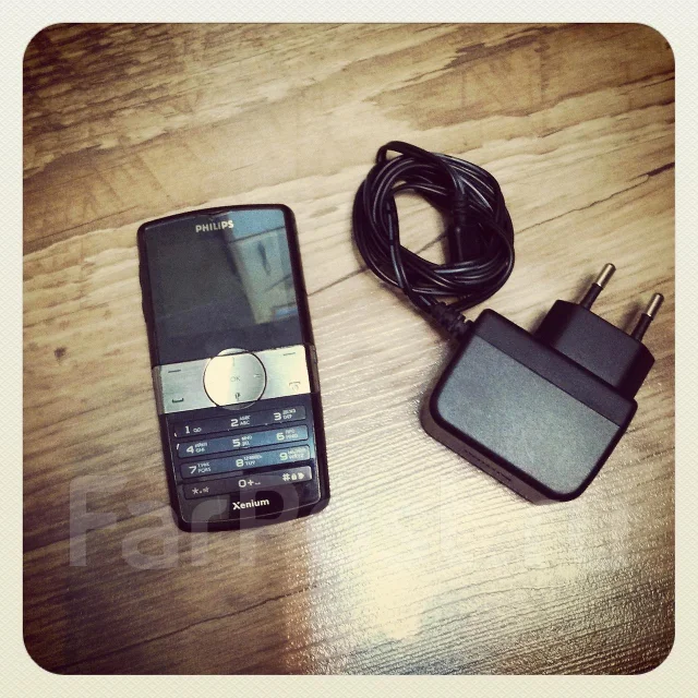 Philips Xenium 9@9w. �/� ����