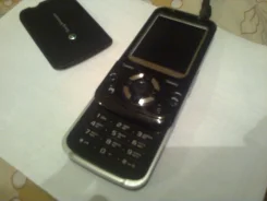 Sony Ericsson F305. �/� ����