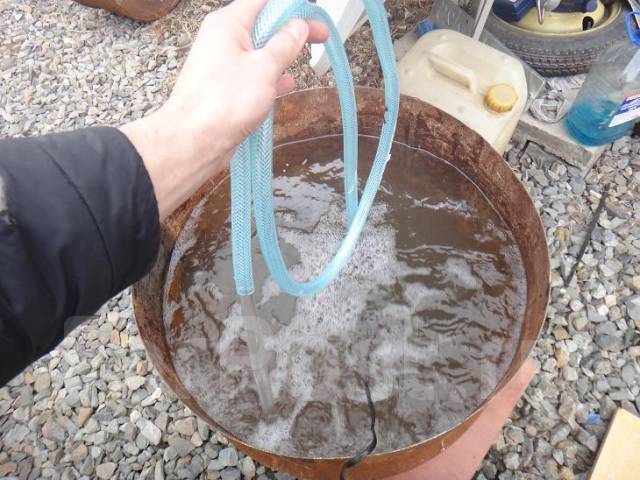 Выкачанная из бака вода