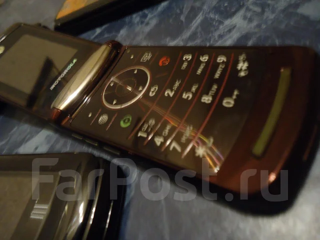 Motorola RAZR2 V9 ����