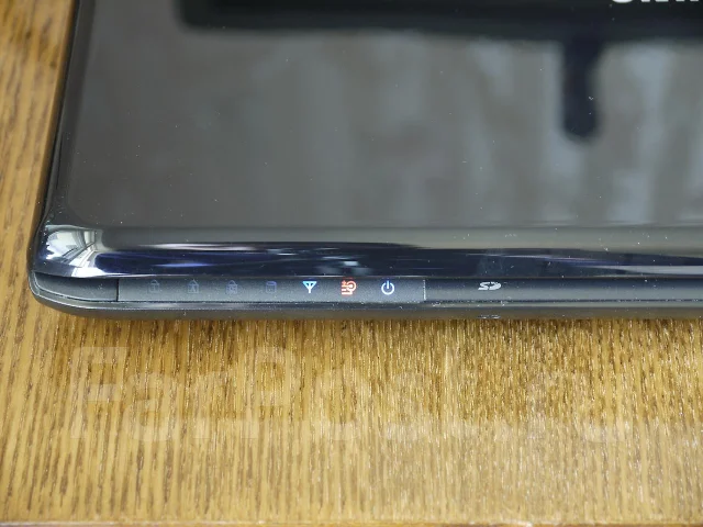 Samsung R410. 2����, ��� 2048 ��, ���� 200���, WiFi: 1, Bluetooth: 1, ����������� �� 2��. ����