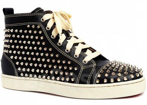 Кеды Louboutin с шипами, размер: 40, новый. Цена: 3 000₽ во Владивостоке