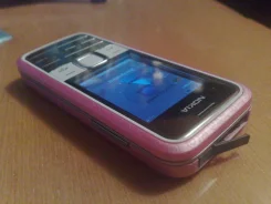 Nokia 7210 Supernova. �/�