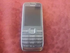Nokia E52 ����