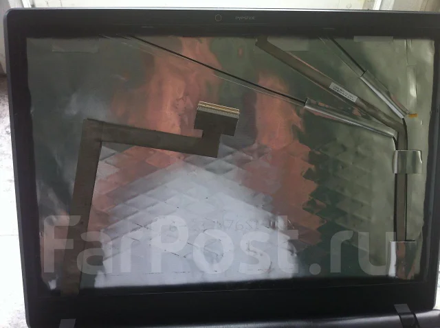 Roverbook Pro P435. 2����, ��� 2048 ��, ���� 320���, WiFi: 1, Bluetooth: 1, ����������� �� 2��. ����