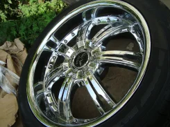 Avarus. 8.5/9.5x19", 5x120, ET15/20 ����