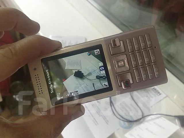 Sony Ericsson T700. �/� ����