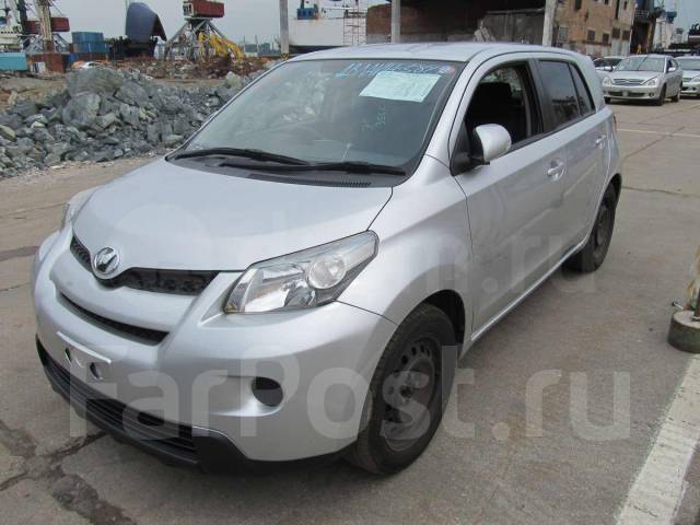 Toyota ist красный 2009