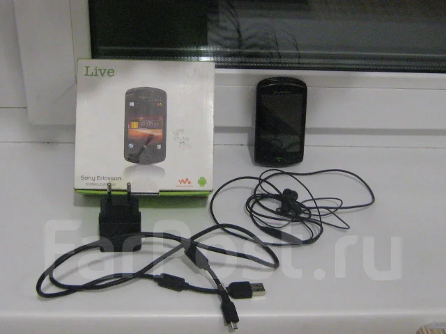 Sony Ericsson Live with Walkman. �/� ����