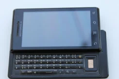 Motorola Milestone. �/� ����