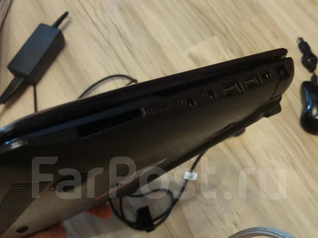 ASUS Eee PC 1015PEM. 1,5����, ��� 2048 ��, ���� 250���, WiFi: 1, Bluetooth: 1, ����������� �� 11��. ����