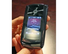 Motorola RAZR2 V8 2Gb. �/� ����