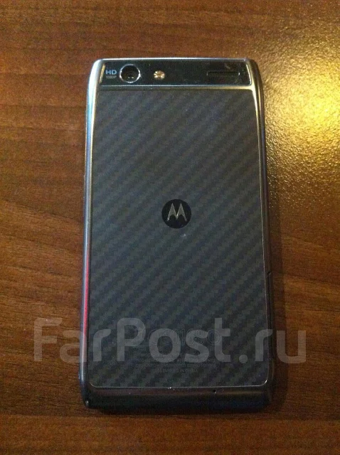 Motorola RAZR MAXX ����