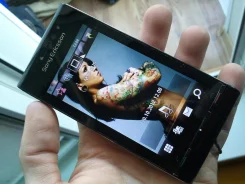 Sony Ericsson Satio ����