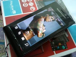 Sony Ericsson Satio. �/�
