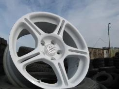 Alutec Blade. 7.5/8.0x17", 5x114.3, ET30/38 ����