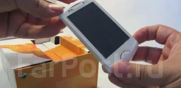 Sony Ericsson Live with Walkman. ����� ����