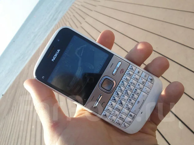 Nokia E5. �/� ����
