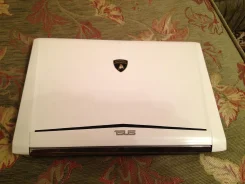 ASUS Eee PC VX6 LAMBORGHINI. 1,8����, ��� 2048 ��, ���� 300���, WiFi, Bluetooth, ����������� �� 4��. ����