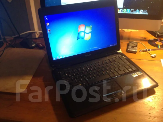 ASUS K40IN. 2����, ��� 2048 ��, ���� 250���, WiFi: 1 ����