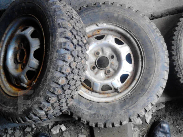 Bridgestone Sneaker. ������, ����������, 2000 ���, �/�, ����� 20 % ����