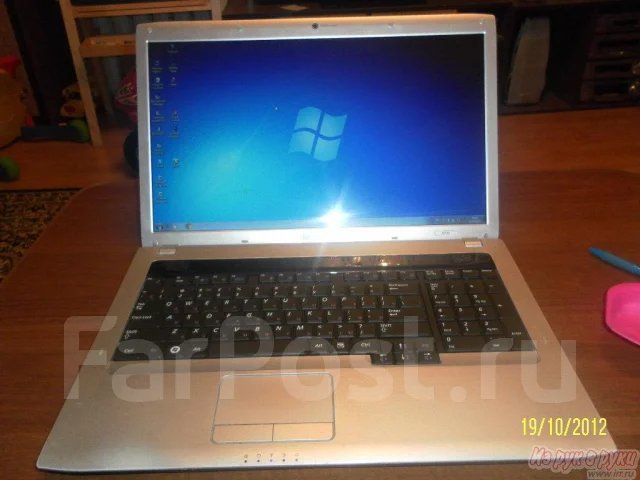 Samsung R730. ��� 4 ��, ���� 500���, WiFi: 1, ����������� �� 3��. ����