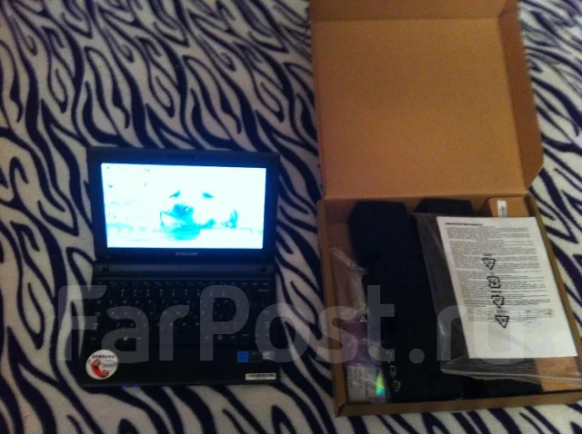 Samsung N100. 1,3����, ��� 1024 ��, ���� 250���, WiFi: 1, Bluetooth: 1, ����������� �� 3��. ����