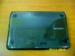 Samsung NF110. 13", 1,6����, ��� 1024 ��, ���� 250 ��, WiFi, Bluetooth, ����������� �� 8 �.