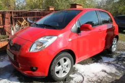Toyota Yaris. �������, ��������, 1.3, ������