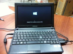 Samsung N145. 1,6����, ��� 1024 ��, ���� 160���, WiFi, Bluetooth, ����������� �� 2��. ����