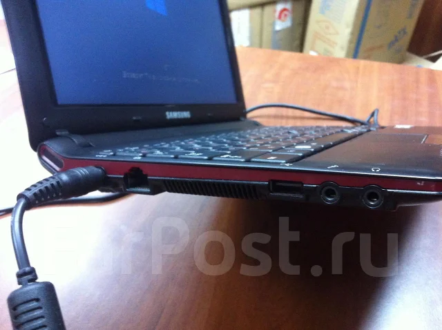Samsung N145. 1,6����, ��� 1024 ��, ���� 160���, WiFi: 1, Bluetooth: 1, ����������� �� 2��. ����