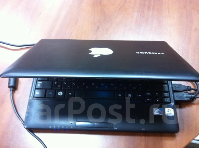 Samsung N145. 1,6����, ��� 1024 ��, ���� 160���, WiFi: 1, Bluetooth: 1, ����������� �� 2��. ����