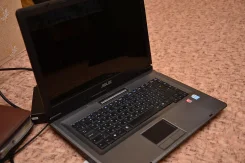 ASUS X51L. 15.6", 1,8����, ��� 3072 ��, ���� 320 ��, ����������� �� 2 �.