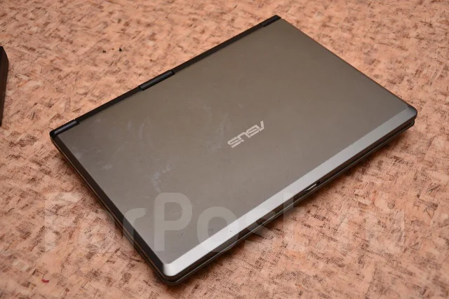 ASUS X51L. 1,8����, ��� 3072 ��, ���� 320���, ����������� �� 2��. ����