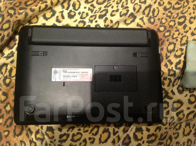 ASUS Eee PC 1015PX. 1,6����, ��� 1024 ��, ���� 320���, WiFi: 1, Bluetooth: 1, ����������� �� 8��. ����
