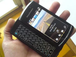Sony Ericsson Vivaz pro. �/� ����
