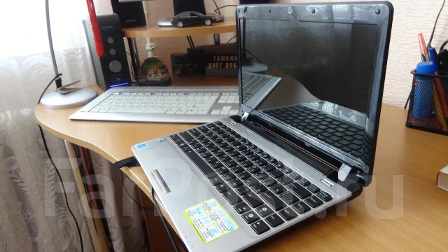 ASUS Eee PC 1201HA. 1,3����, ��� 2048 ��, ���� 250���, WiFi: 1, Bluetooth: 1, ����������� �� 7��. ����