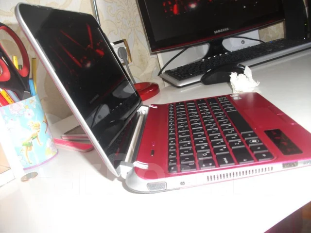 HP Mini 210-3051er. ��� 2048 ��, ���� 500���, ����������� �� 6��. ����